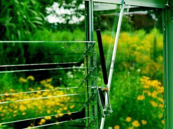 Automatický otvírač stěnového okna Vitavia